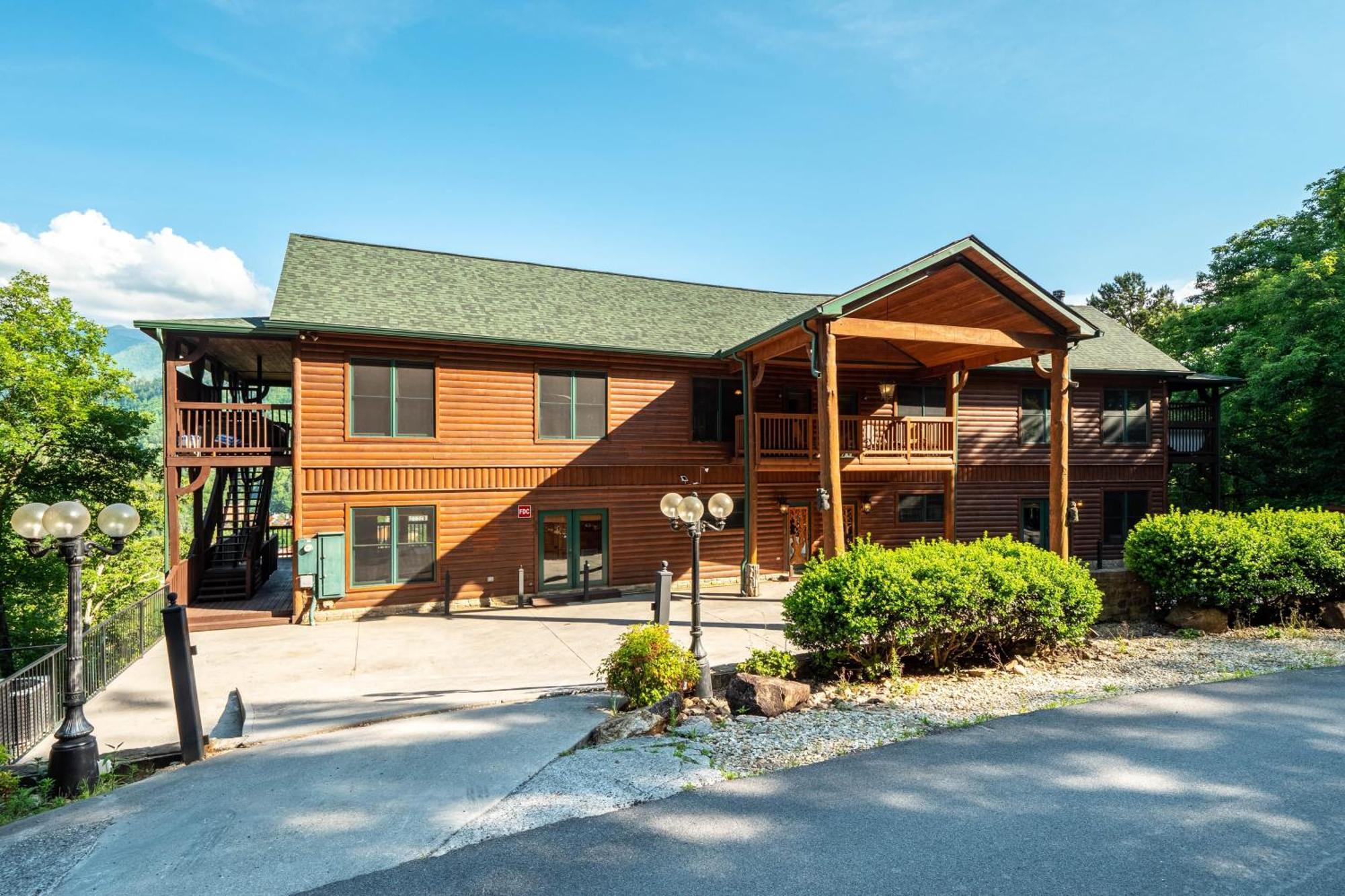 Hickory Ridge By Avantstay Incredible Private Elevated Cabin Sleeps 20 جاتلينبرج المظهر الخارجي الصورة