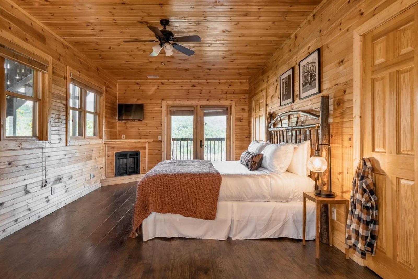 Hickory Ridge By Avantstay Incredible Private Elevated Cabin Sleeps 20 جاتلينبرج المظهر الخارجي الصورة