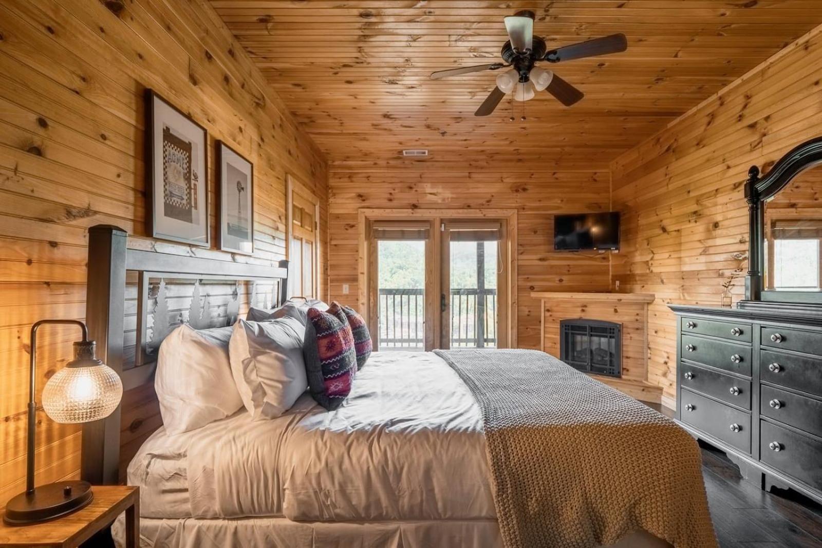 Hickory Ridge By Avantstay Incredible Private Elevated Cabin Sleeps 20 جاتلينبرج المظهر الخارجي الصورة