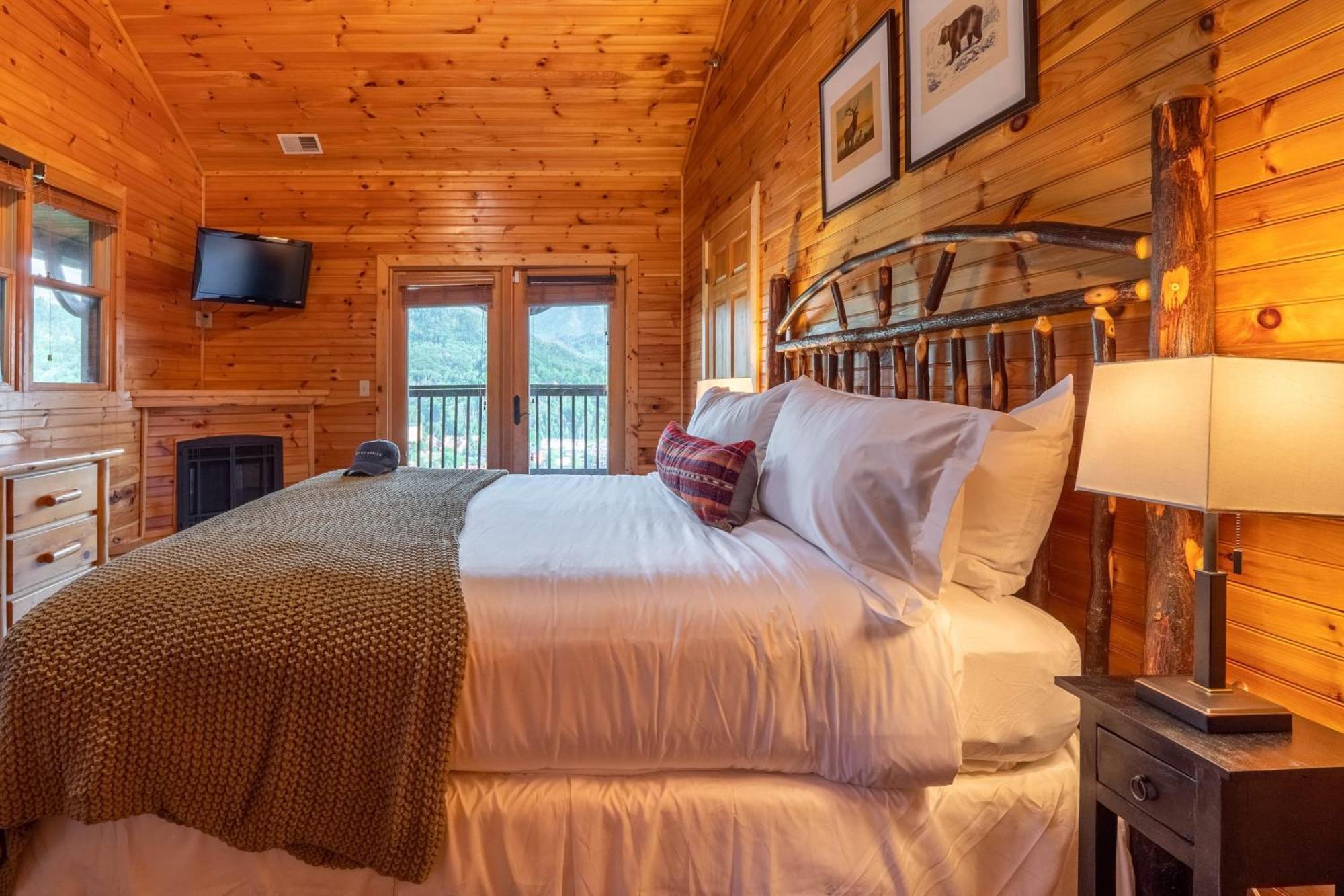 Hickory Ridge By Avantstay Incredible Private Elevated Cabin Sleeps 20 جاتلينبرج المظهر الخارجي الصورة