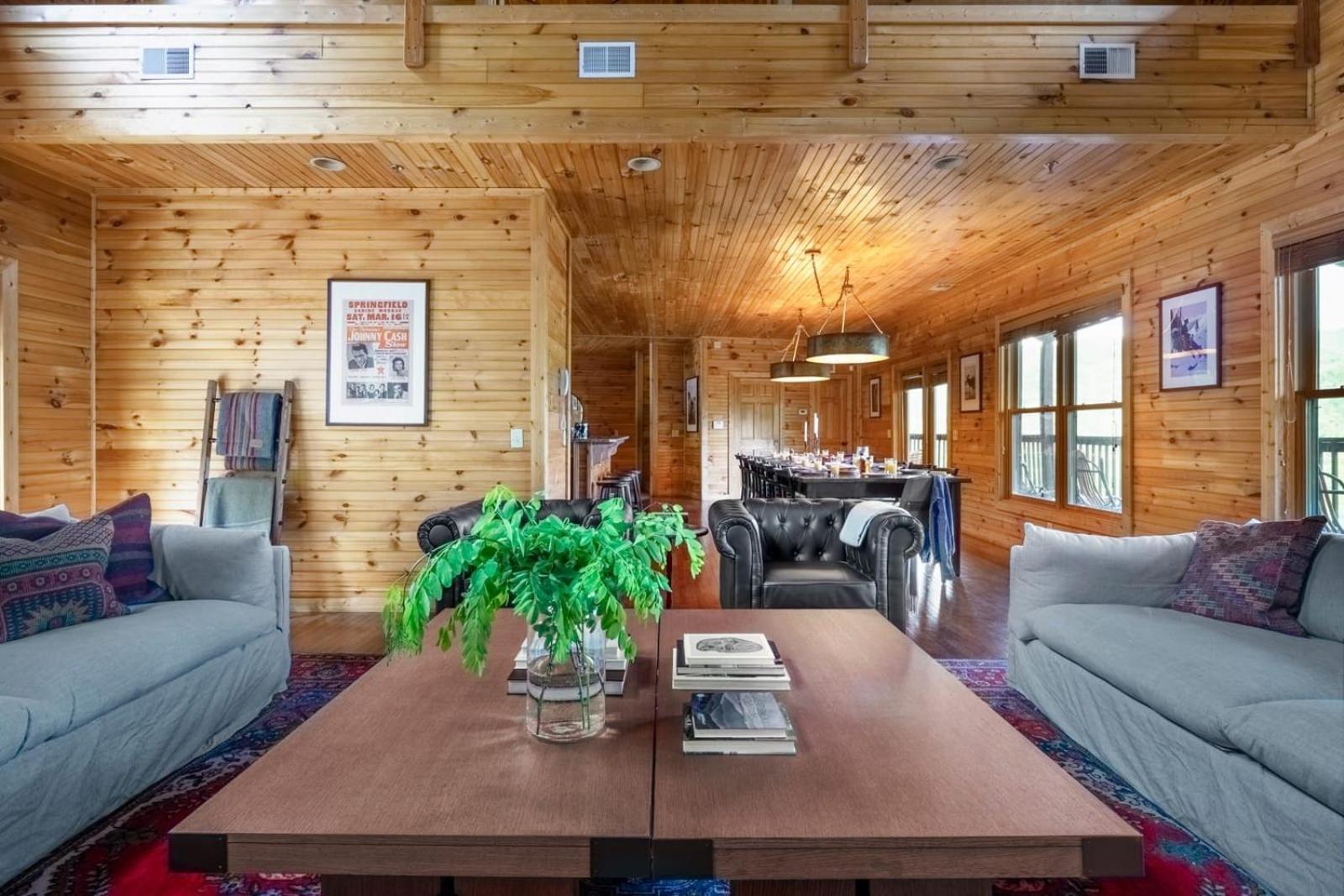 Hickory Ridge By Avantstay Incredible Private Elevated Cabin Sleeps 20 جاتلينبرج المظهر الخارجي الصورة